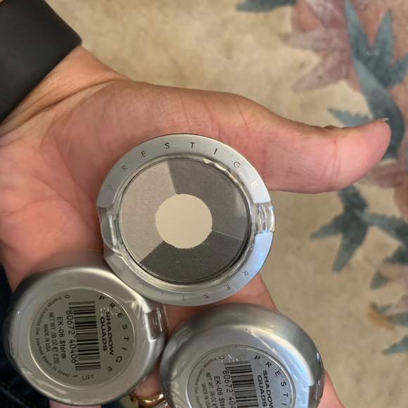 Prestige Eye Shadow Quads EK-06 STORM . - Picture 4 of 4